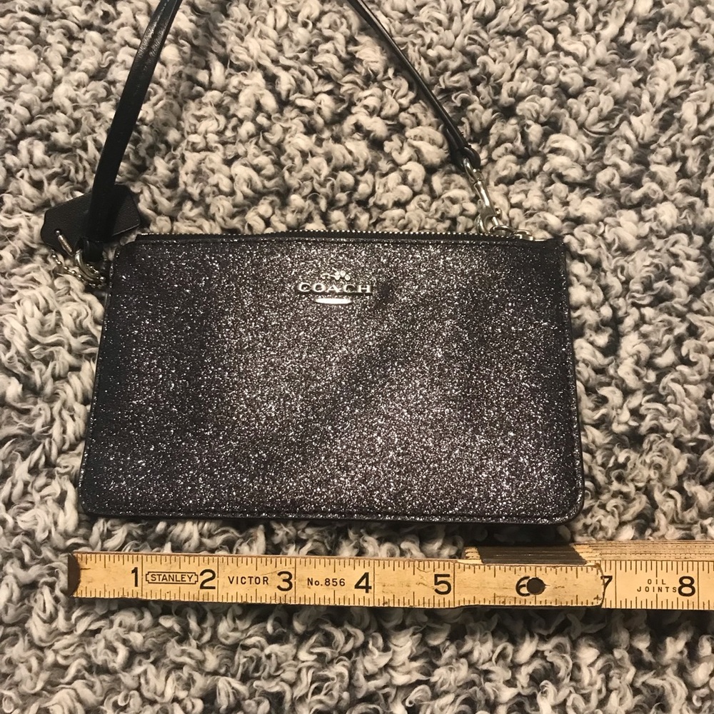 Coach wristlet - Picture 2 of 3